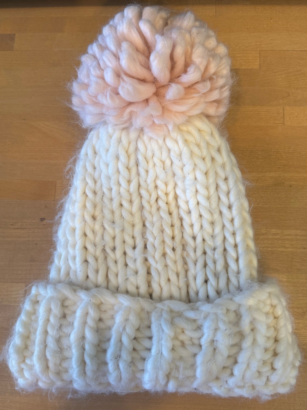 Anthropologie Women's Chunky Pom Pom Beanie Hat 100% Acrylic Cream Pink Pom